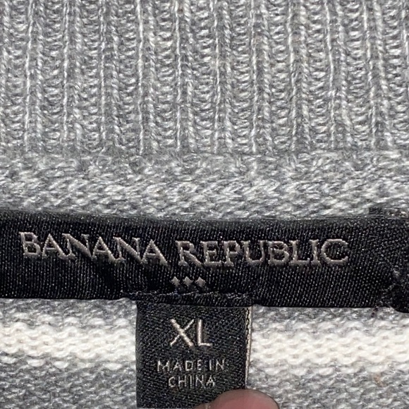 Banana Republic Wo Size XL Gray Fuchsia stripes  Knit Sweater EUC CLEAN - Picture 2 of 10